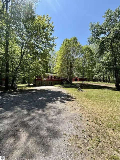 4377 W Adams Rd, Lake, MI 48632
