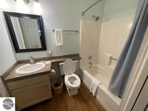 Bath - 2 Pinnacle Pl # C, Glen Arbor, MI 49636 photo 3 of 3