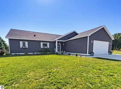 7580 W Cedar Lake Rd, Oscoda, MI 48750