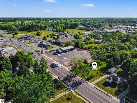 2129 S Isabella Rd, Mount Pleasant, MI 48858