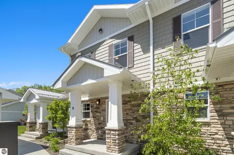 1548 Simsbury St #9, Traverse City, MI 49686