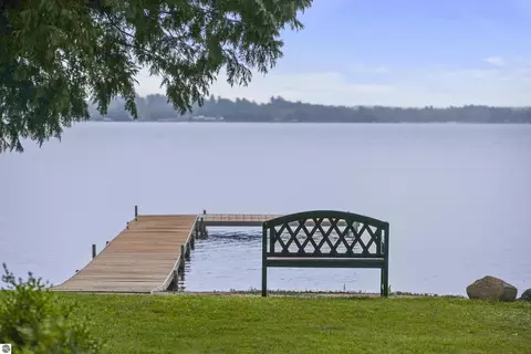 120 Kimel Dr, Cadillac, MI 49601