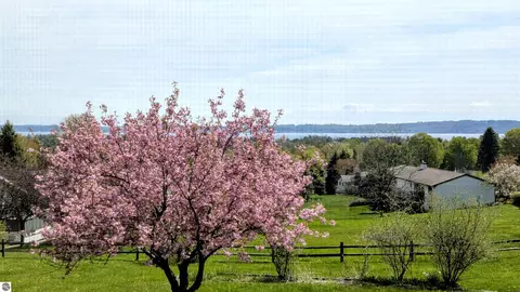 9754 E Harbor Hills Dr, Traverse City, MI 49684