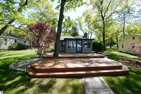 7235 Loud Dr, Oscoda, MI 48750