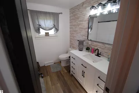 Bath - 3109 Lupton Rd, Lupton, MI 48635 photo 1 of 4