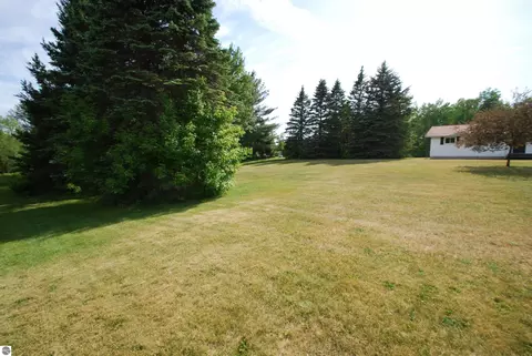 Exterior - 3109 Lupton Rd, Lupton, MI 48635 photo 17 of 18