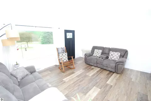 Living - 3109 Lupton Rd, Lupton, MI 48635 photo 2 of 3