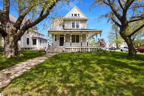 445 E State St, Traverse City, MI 49686
