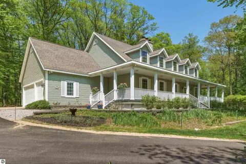 8745 Wheeler Oaks Dr, Williamsburg, MI 49690