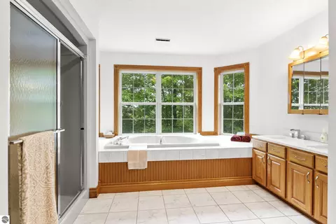 Bath - 8401 S Sullivan Rd, Cedar, MI 49621 photo 2 of 7