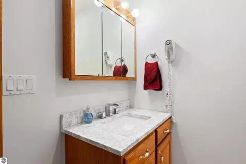 Bath - 8401 S Sullivan Rd, Cedar, MI 49621 photo 5 of 7