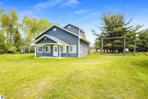 Exterior - 8401 S Sullivan Rd, Cedar, MI 49621 photo 12 of 20
