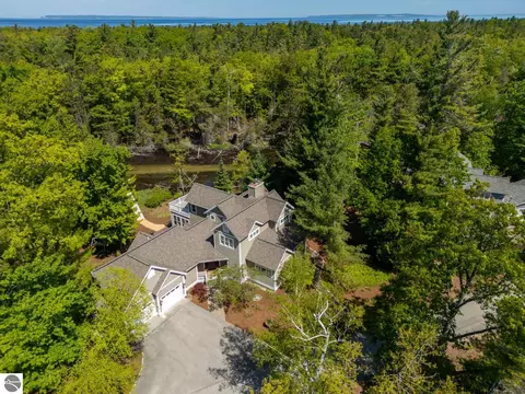 3 Crystal Bnd, Glen Arbor, MI 49636