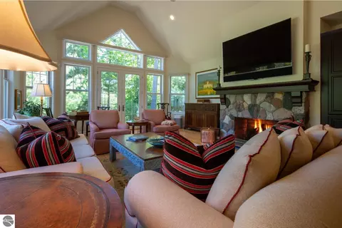 3 Crystal Bnd, Glen Arbor, MI 49636