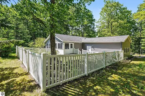 Exterior - 3434 Maple Rdg, Lupton, MI 48635 photo 6 of 10