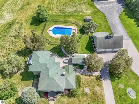 6801 Secor Rd, Traverse City, MI 49685