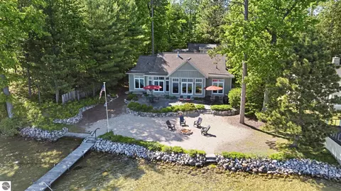 2704 Crescent Shores Dr, Traverse City, MI 49685