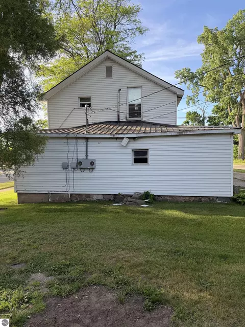 230 Ely St, Alma, MI 48801 photo 4