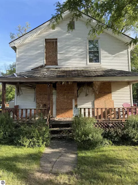 230 Ely St, Alma, MI 48801 photo 2