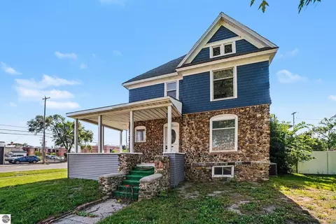 236 E Center St, Alma, MI 48801