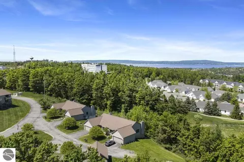 2015 Woods Ln #46, Petoskey, MI 49770