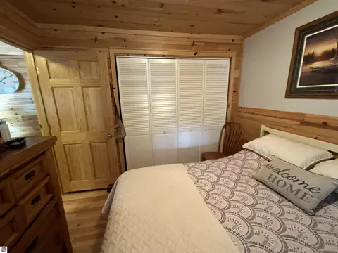 Bedroom - 4737 Mary E Dr, Hale, MI 48739 photo 3 of 4
