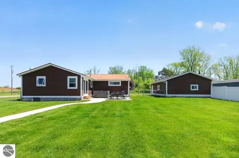 Exterior - 2012 Green Dr, Au Gres, MI 48703 photo 3 of 4