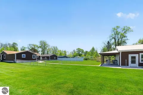 Exterior - 2012 Green Dr, Au Gres, MI 48703 photo 2 of 4