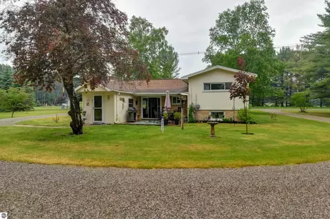 10741 N Long Lake Rd, Traverse City, MI 49685