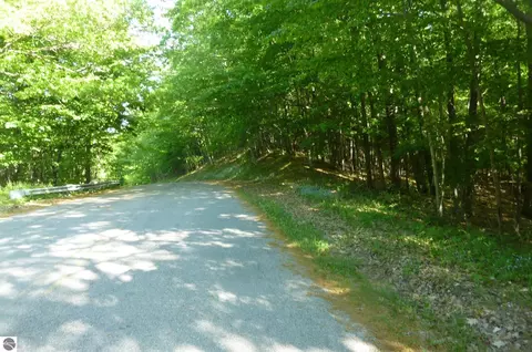 Oo Point Betsie Road, Frankfort, MI 49635