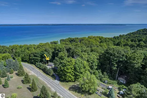 12166 E Old Orchard Trl, Suttons Bay, MI 49682