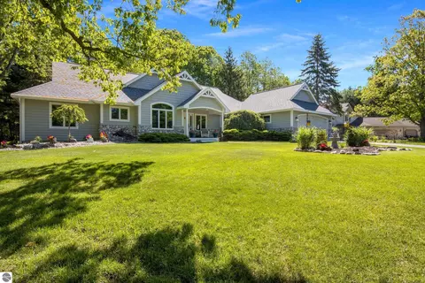 3640 Kennedy Pl, Williamsburg, MI 49690
