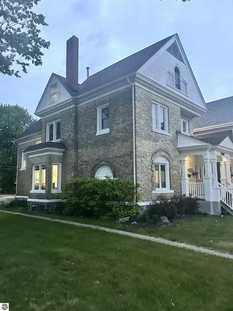 508 S University Ave, Mount Pleasant, MI 48858