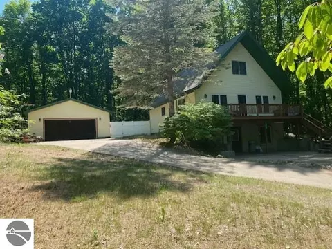 4170 Staceywood Cir #32-33, Bellaire, MI 49615