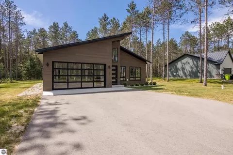1857 Cascade Trl, Traverse City, MI 49685