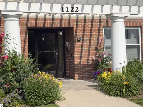 1122 Lake Ridge Dr #301, Traverse City, MI 49684