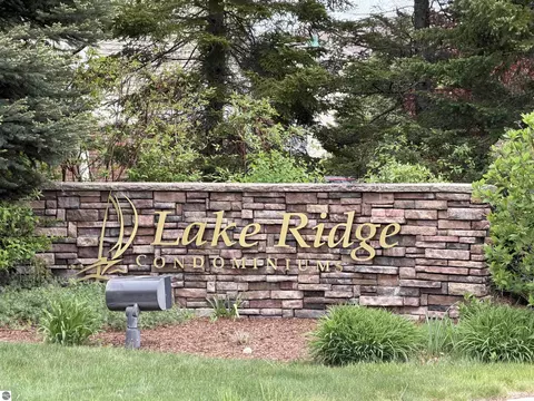 1122 Lake Ridge Dr #301, Traverse City, MI 49684