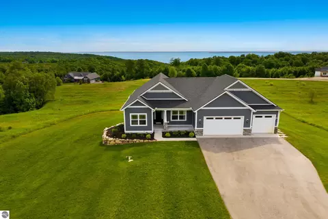 1476 Brencris Ln, Suttons Bay, MI 49682