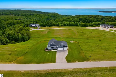 1476 Brencris Ln, Suttons Bay, MI 49682