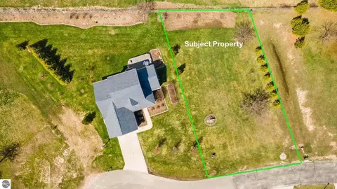 0000 Applewood Dr, Charlevoix, MI 49720