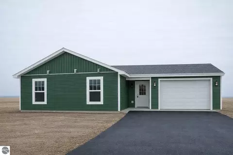 32 Mockingbird Dr #32, Traverse City, MI 49685