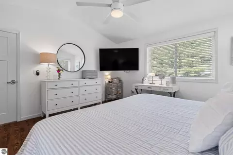 Bedroom - 3390 Epps Ln, Traverse City, MI 49686 photo 3 of 14