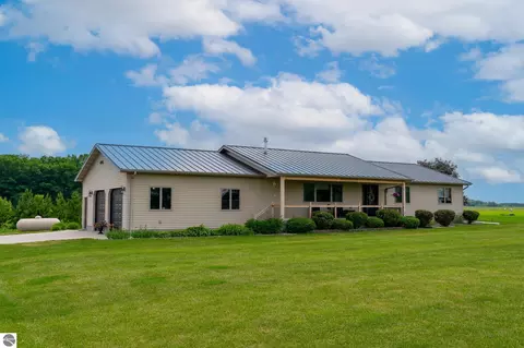 4597 W Baseline Rd, Mount Pleasant, MI 48858