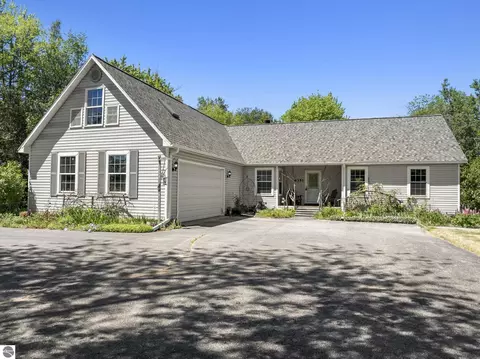 6351 Cherry Blossom Dr, Traverse City, MI 49685