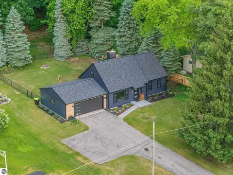 7284 S West Bayshore Dr, Traverse City, MI 49684