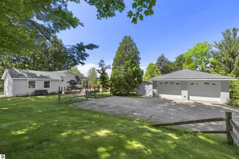 6756 Potter Rd, Bear Lake, MI 49614