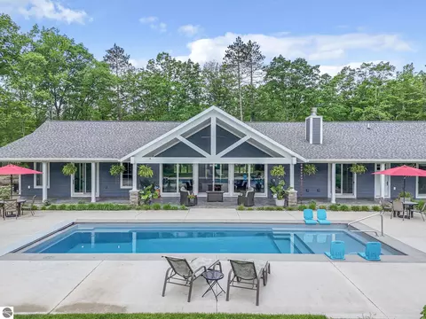 586 Starflower Ln, Traverse City, MI 49696