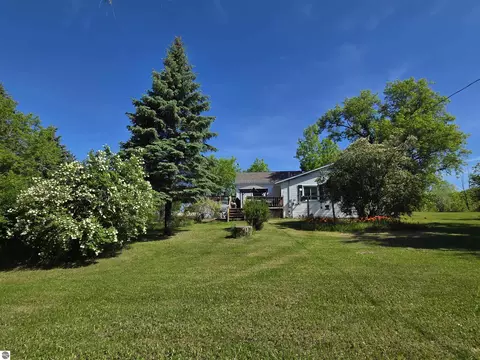 229 E Houghton Lake Rd, Lake City, MI 49651