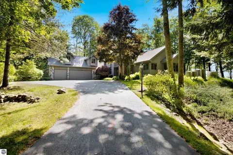1143 Bay View Dr, Kewadin, MI 49648