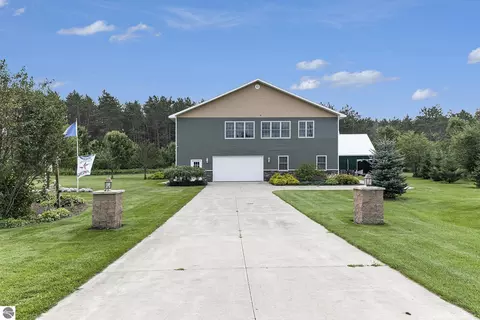 6836 Wrenwood Dr, Elmira, MI 49730